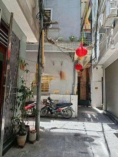 Cho thuê nhà 4 tầng đường Cầu Giấy, Hà Nội
diện tích 33m2 x 4 tầng