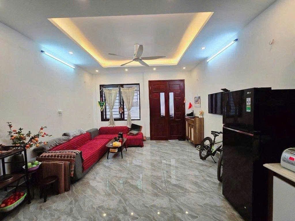 Cho Thuê Nhà Ngõ 132 Cầu Giấy 35M² 5 Tầng 3 Ngủ - Ở Ngay - Giá Thuê 16tr