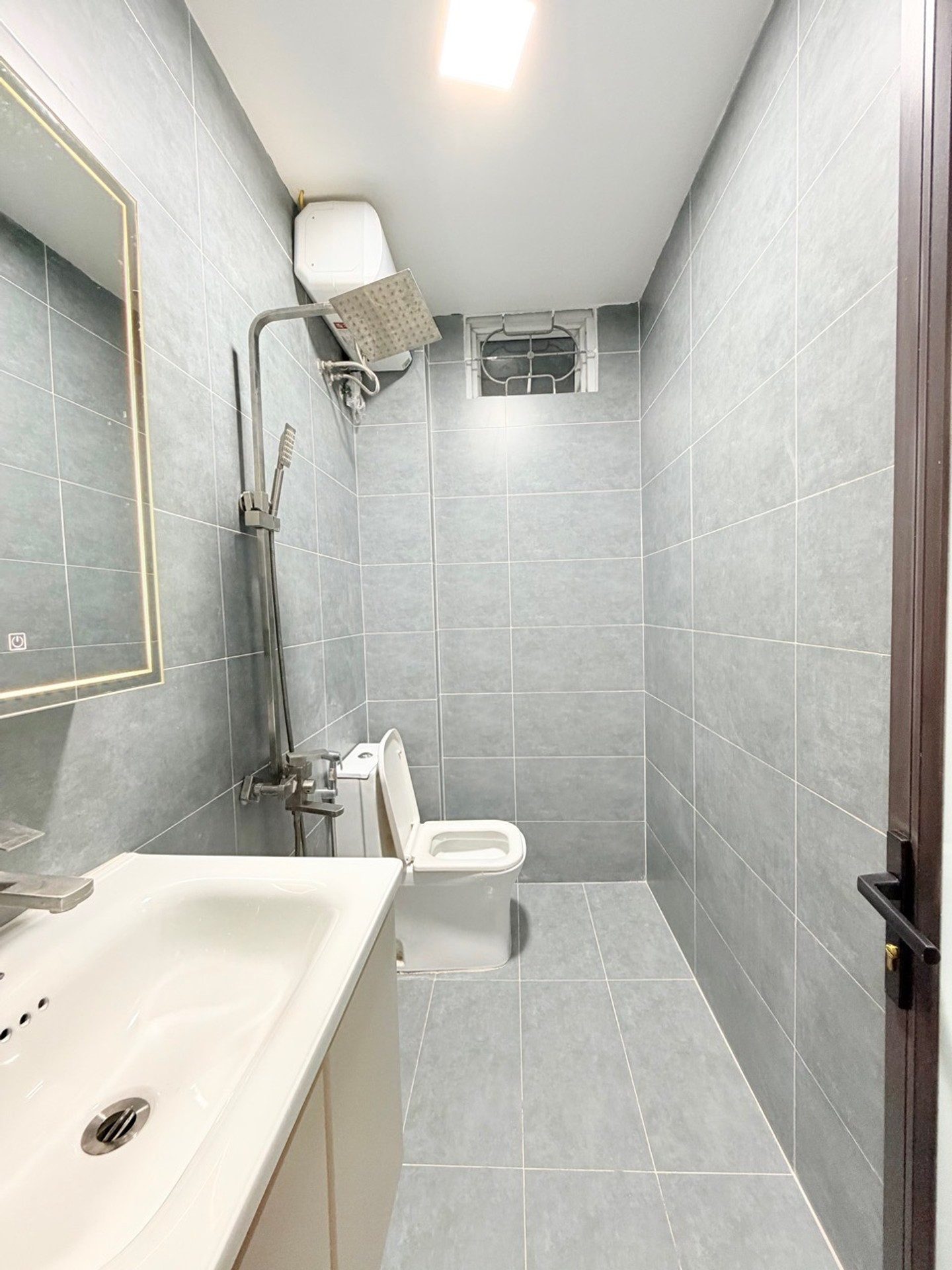 Nhà Cầu Giấy 50m 5 Tầng - Sang xin mịn - Giá Hợp Lý 10.8 tỷ - Trung Tâm Cầu Giấy