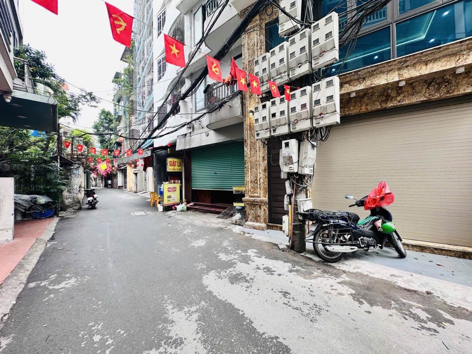 SIÊU PHẨM CẦU GIẤY - XÂY MỚI- 6 TẦNG - THANG MÁY - Ô TÔ TRÁNH - LÔ GÓC