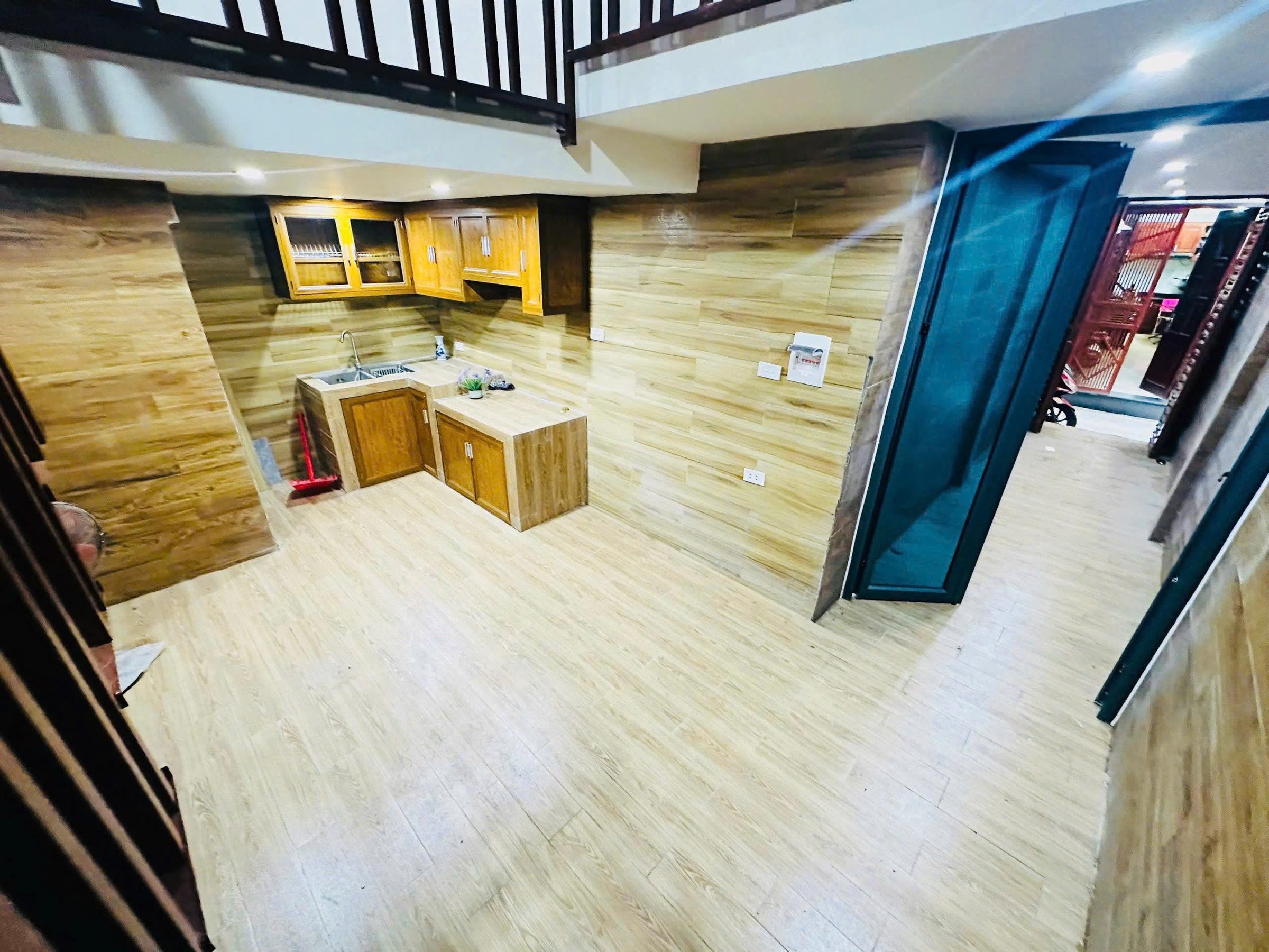CHỦ NGỘP BẠNH GIẢM CHÀO 1 tỷ HAI BÀ TRƯNG !
