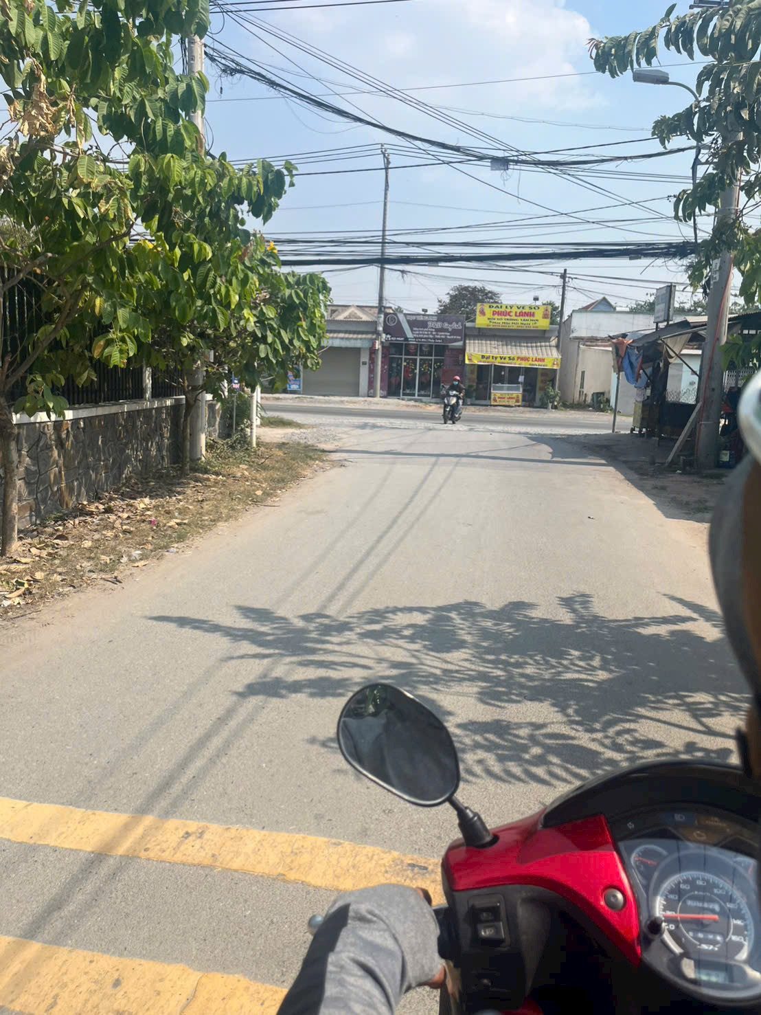 Hàng Kín Tại TL8 vào cây bài 300m 175m2 full thổ giá chưa đến 2 tỏi