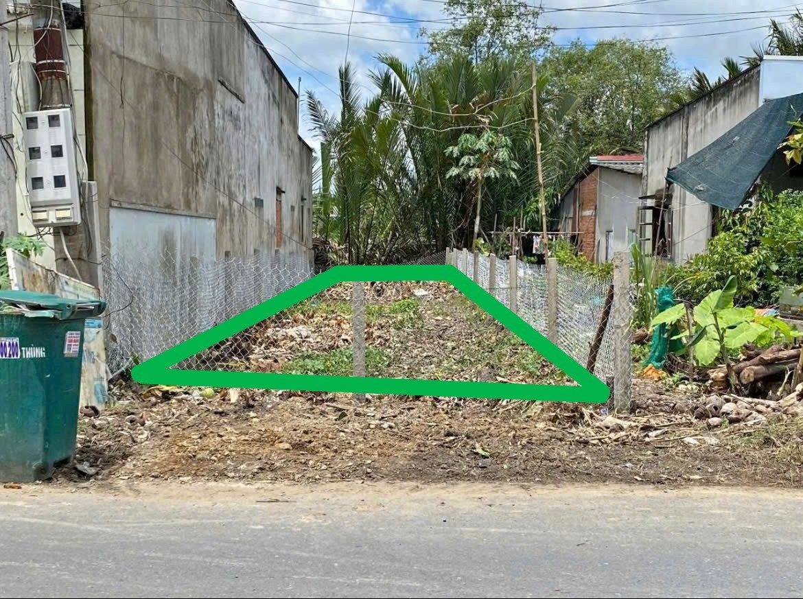 Tôi cần bán lô đất 114m2. Giá: 1,1 tỷ Đường Cây Da, Tân Phú Trung. Cách Bệnh viện Xuyên Á 5p đi xe
