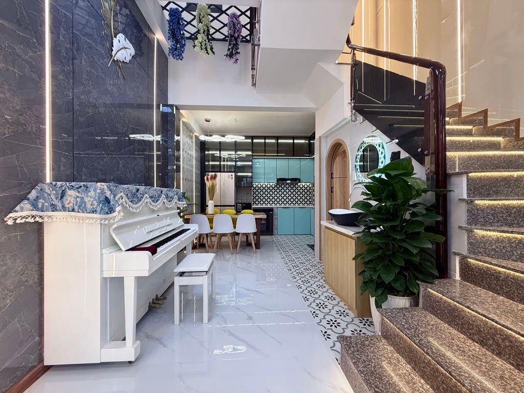 Bán nhà sổ hồng riêng, hẽm xe hơi, gần cityland.