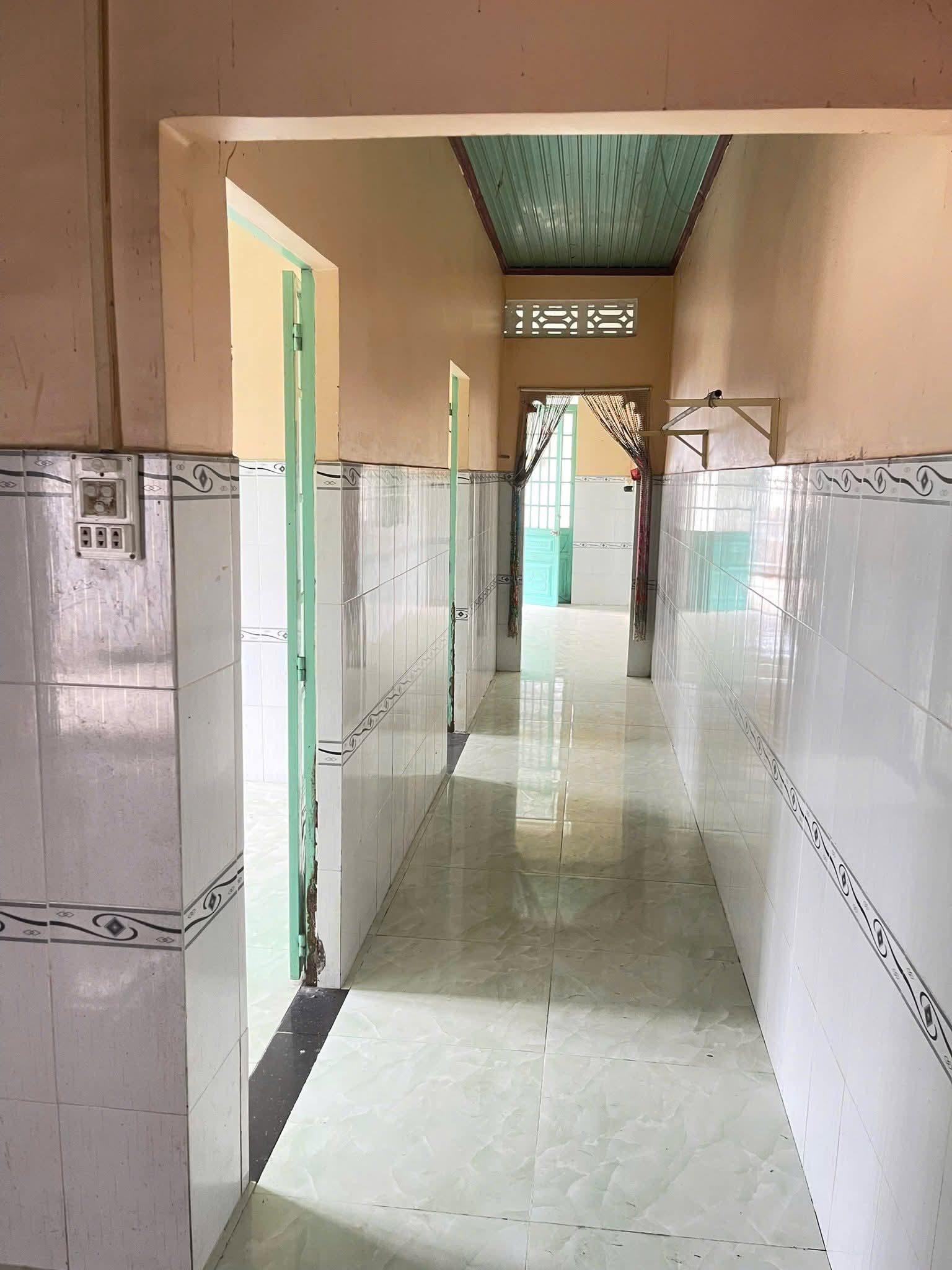 Bán nhà mặt tiền nhựa 1/Cây Trôm Mỹ Khánh xã Thái Mỹ Củ Chi TPHCM, DT: 5x28m, giá rẻ: 1,95 tỷ.
