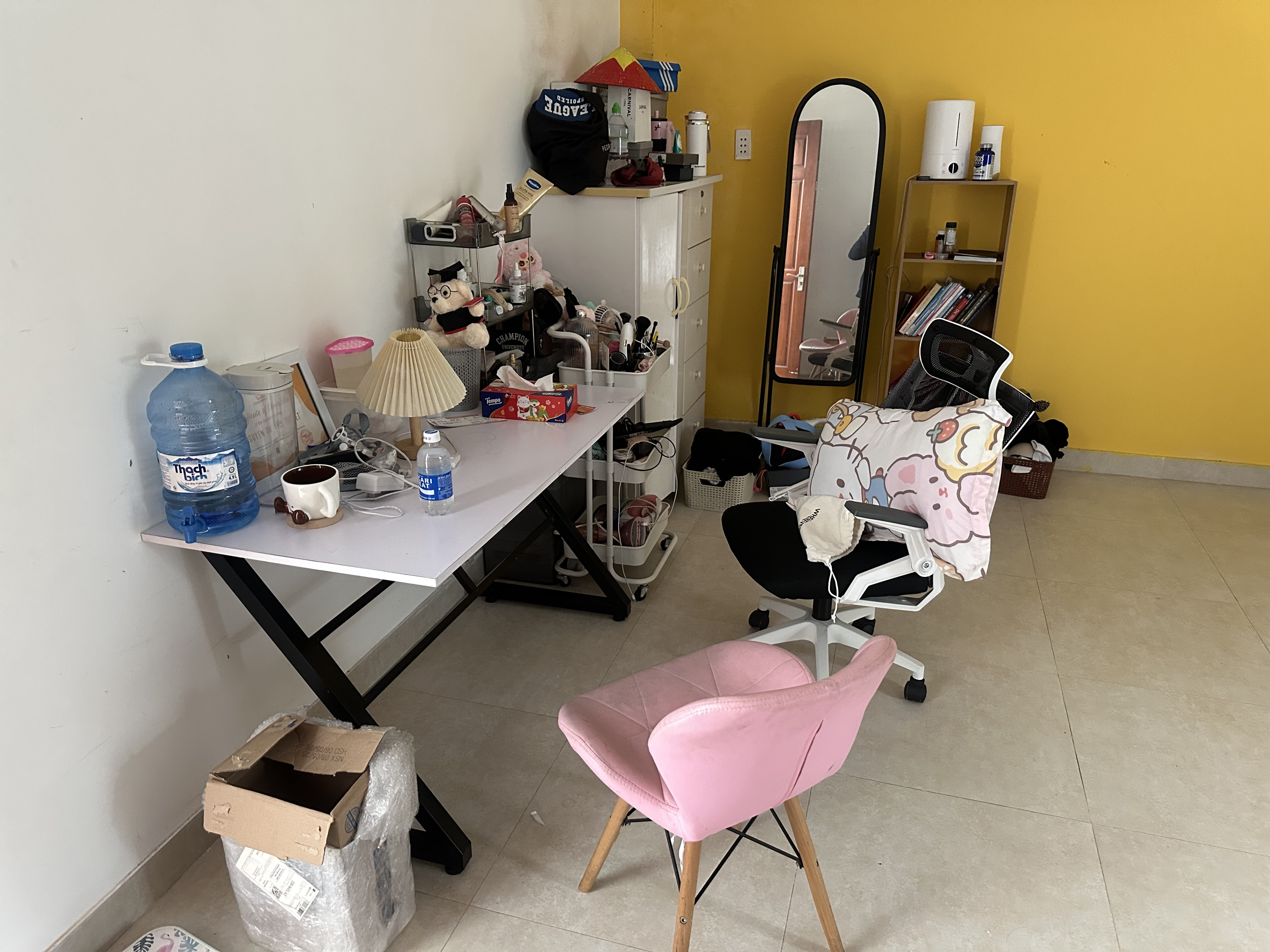 Nhà mặt tiền 59 châu thị vĩnh tế cho thuê phòng, con đường đông đúc nhiều tiện ích