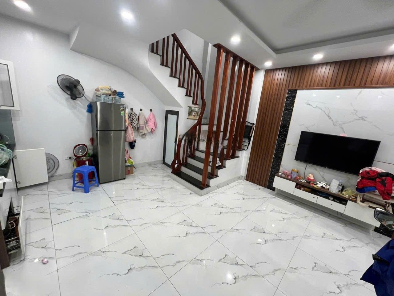 Cho Thuê Nhà Đường Chế Lan Viên - Bắc Từ Liêm 30M² 5 Tầng 3 Ngủ - Full Nội Thất Mới - Giá Thuê 14tr