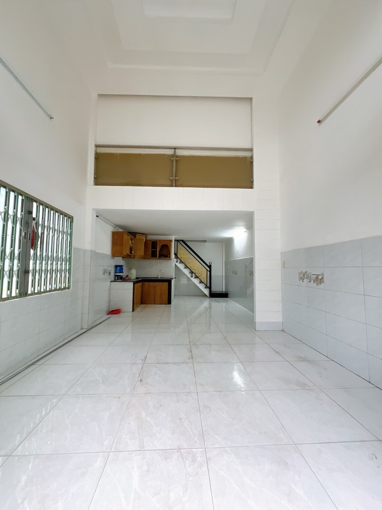 Căn duy nhất quận Tân Phú  - Bình Tân giá nhỉnh 5 tỷ. 46m2, 3 tầng lung linh, xách vali vào ở.
Gần Công viên Phú Lâm, Coopmart Bình Tân, khu Tên Lửa. Vị trí vàng, tiện ích ngập tràn, dân trí cao.