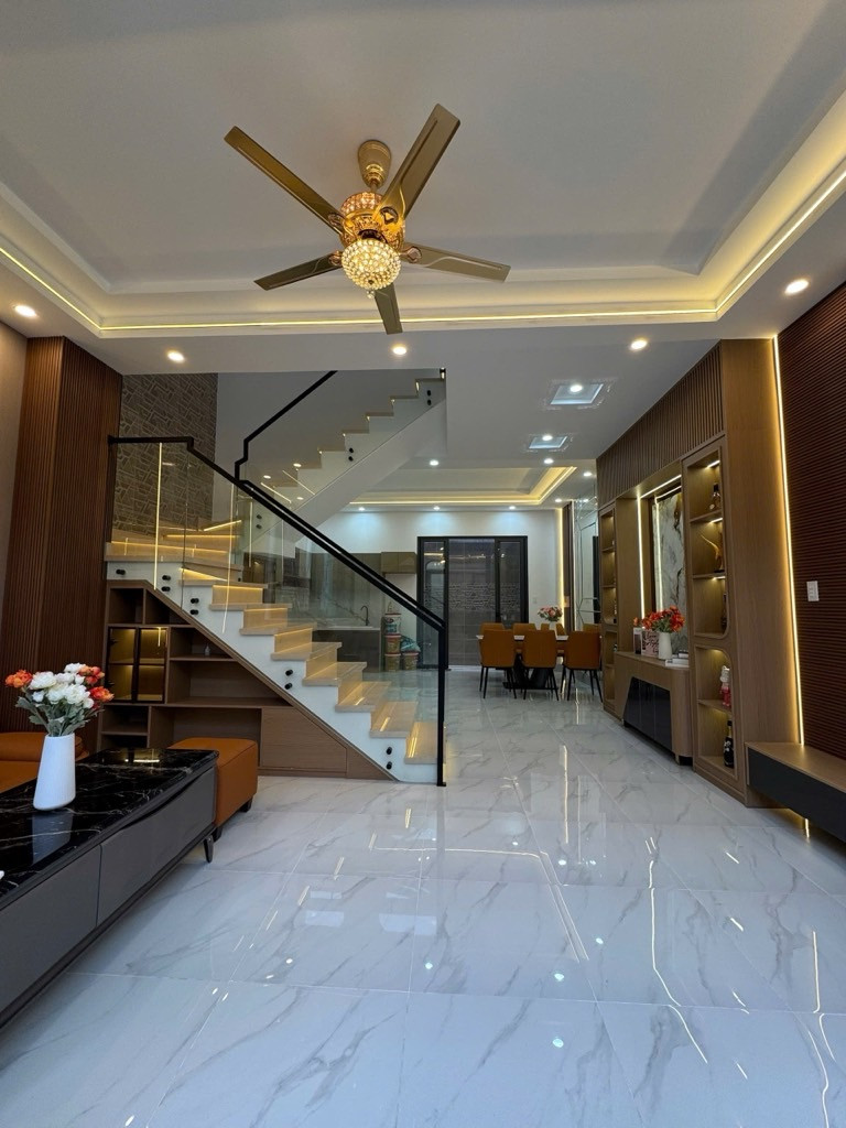 Bán nhà mới Full nội thất đường Chiến Lược - Sát Chợ Bình Trị Đông - Ngang 5.4m cực hiếm