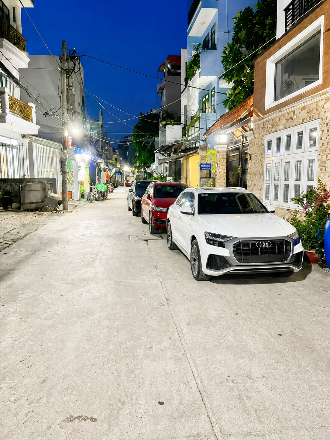 NHÀ MỚI ĐẸP 5 TẦNG HXH GẦN KHU TÊN LỬA ( Chiến Lược, Bình Tân)