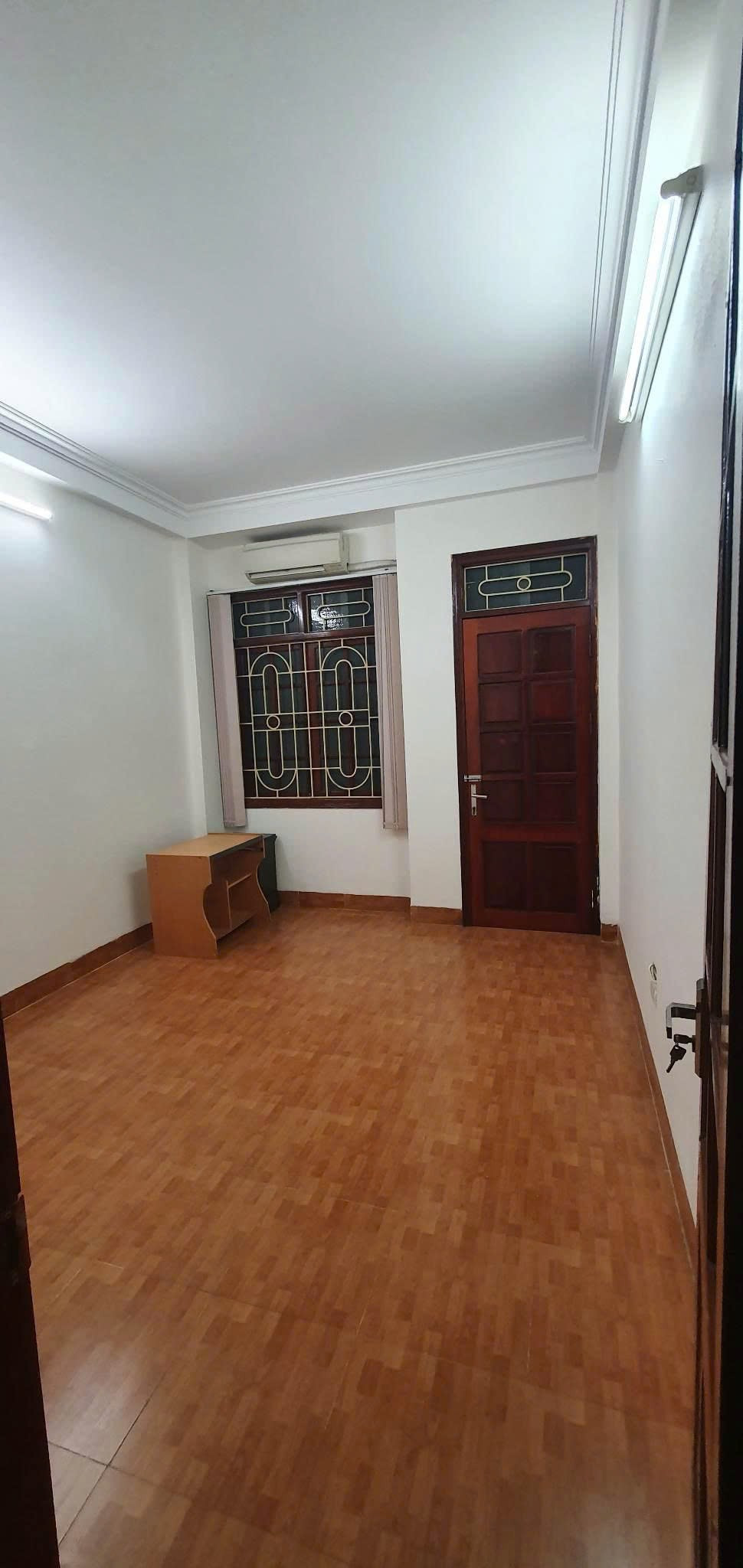 Cho thuê nhà mặt ngõ Chính Kinh - TX / 30M² 5 Tầng 3 Ngủ Full Đồ - Giá Thuê 12,5 tr