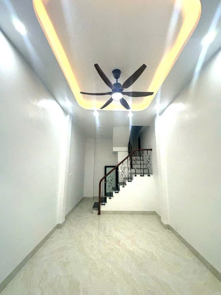 Nhỉnh 9 tỷ 24/27M 5 tầng 3 ngủ Nhà Vị trí mặt ngõ ô tô, vừa kinh doanh vừa ở vài bước ra phố Quan Nhân, Vũ Trọng Phụng.