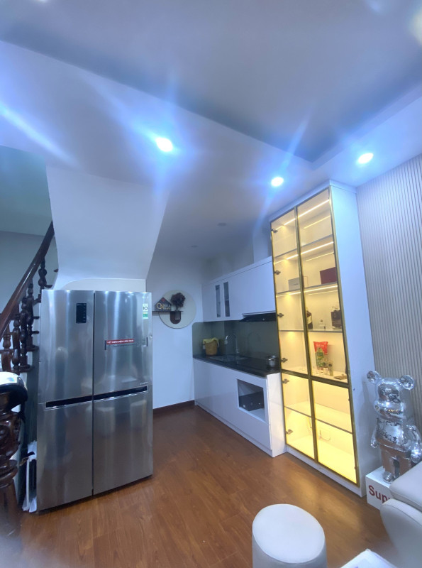 Bán nhà Ngõ Chợ Khâm Thiên 32/35m² ngang 4m giá 9.8 tỷ Phường Văn Miếu - Quốc Tử Giám (LH: Zalo 0862299066)