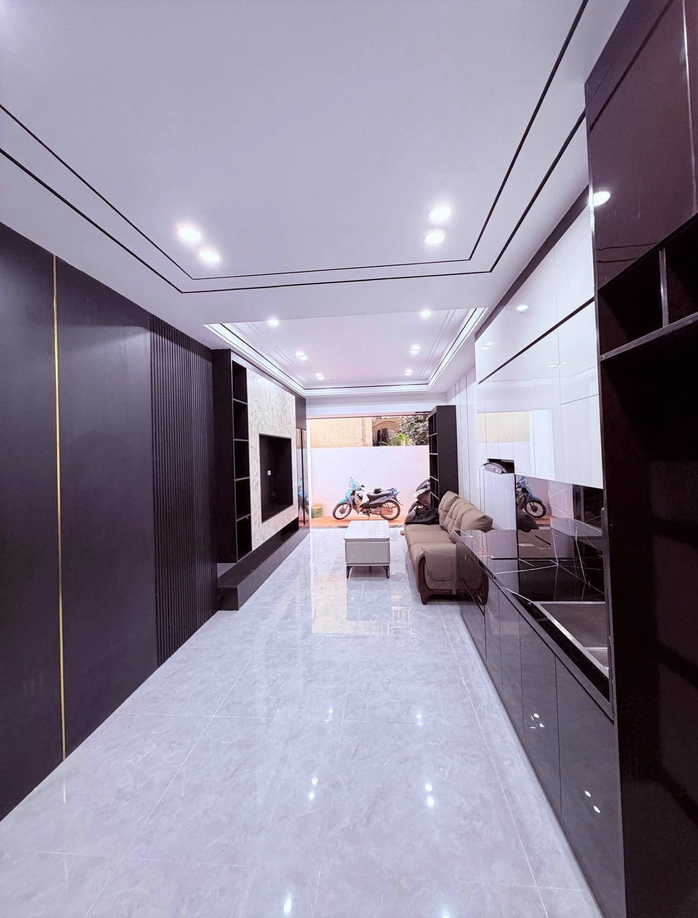 BÁN NHÀ ĐẸP PHÚC ĐỒNG - MỚI KOONG - THANG MÁY - FULL NỘI THẤT Ở LUÔN