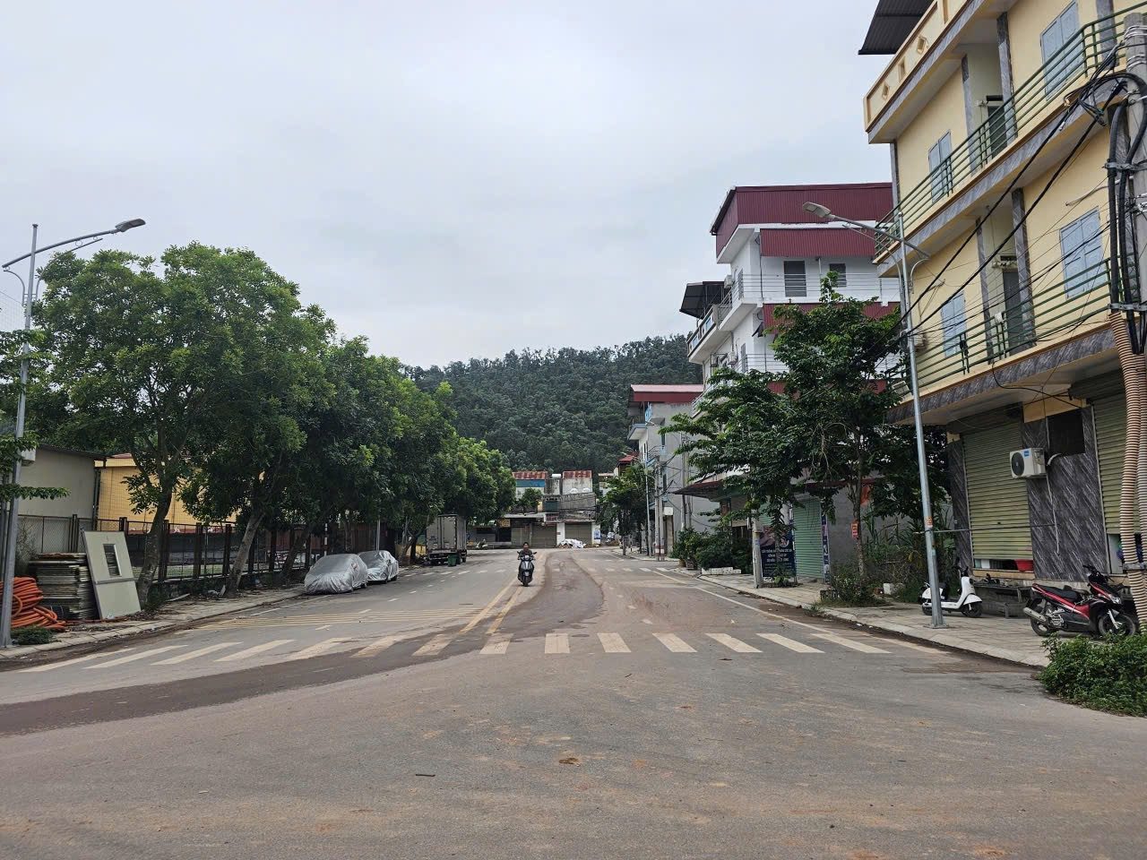 Bán 152m đất giãn dân lãm trại. Lô góc trục chính nhìn nhà văn hoá. Cạnh hồ lớn. Phường nam sơn bắc ninh