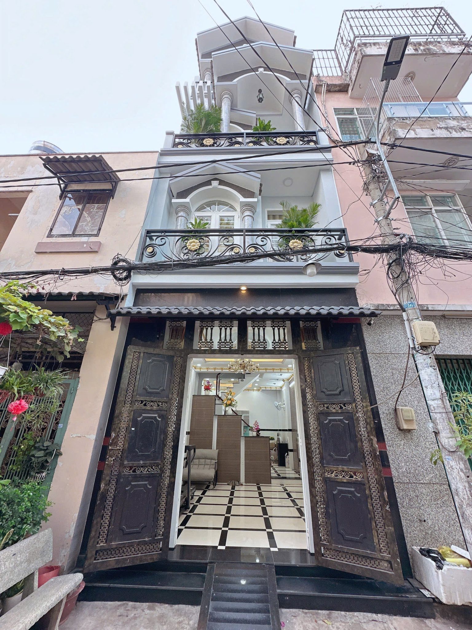 Cơ hội tìm nhà giá rẻ thị trường ngay Chu Văn An, Q.Bình Thạnh 3tỷ130 62m2.SHR hẻm xe hơi ra vào