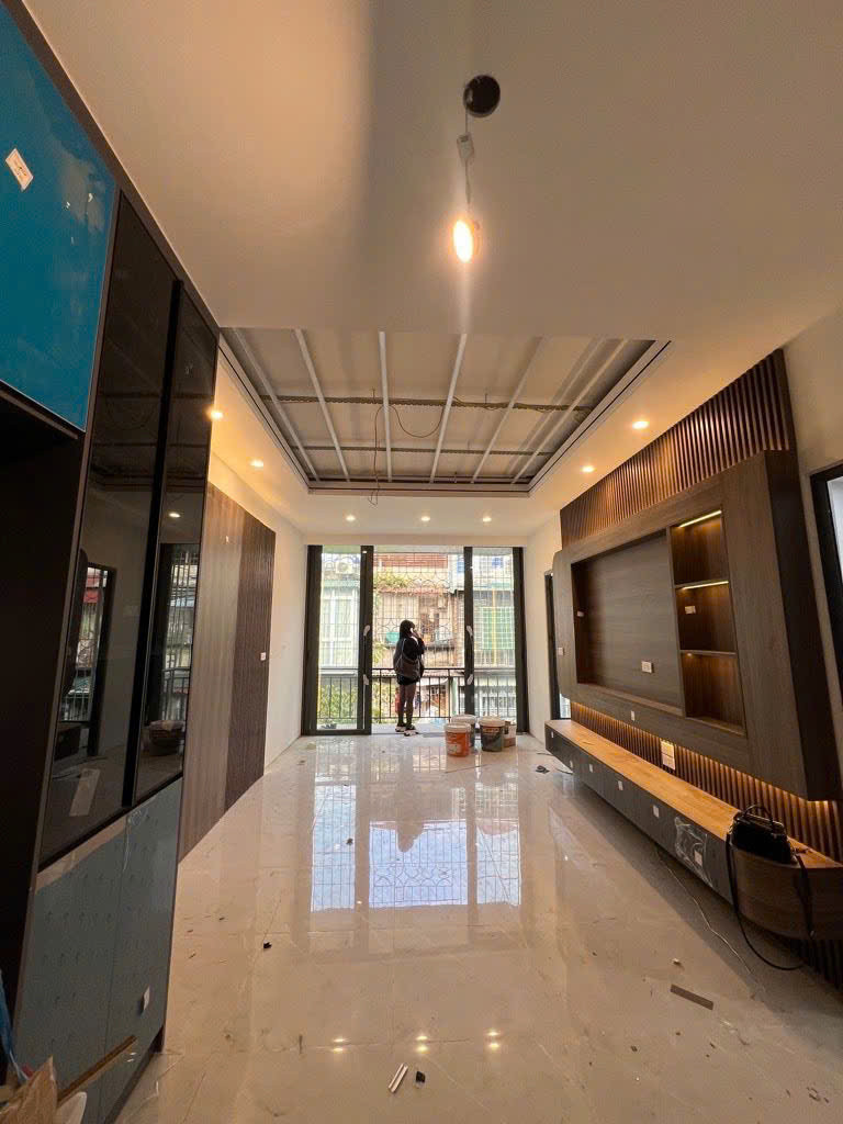TẬP THỂ CHÙA BỘC- CON PHỐ KD SẦM UẤT - DTSD 90m2 - TẦNG THẤP - 5.4 TỶ