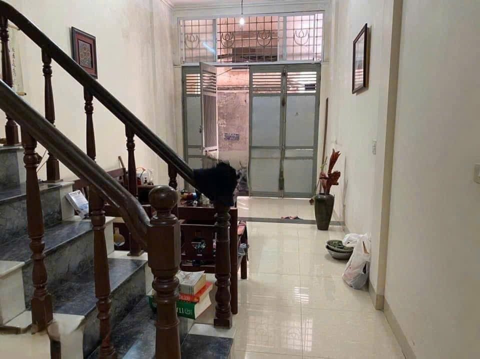 Cho thuê nhà ngõ 32 Chùa Hà, Cầu Giấy 40M*4 tầng (5 ngủ) giá 16 triệu