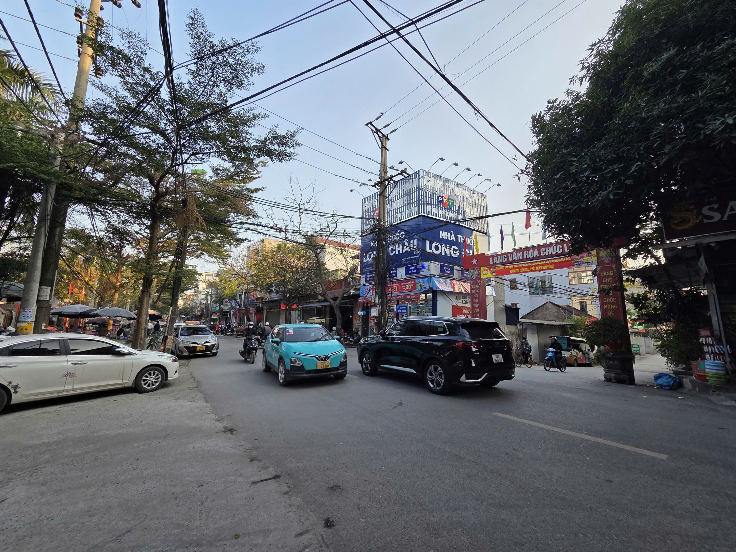 e cần bán nhà đường Bình Sơn, bệnh viện đa khoa Chương Mỹ, 65m2, 4 tầng, 5 ngủ, ô tô gần
