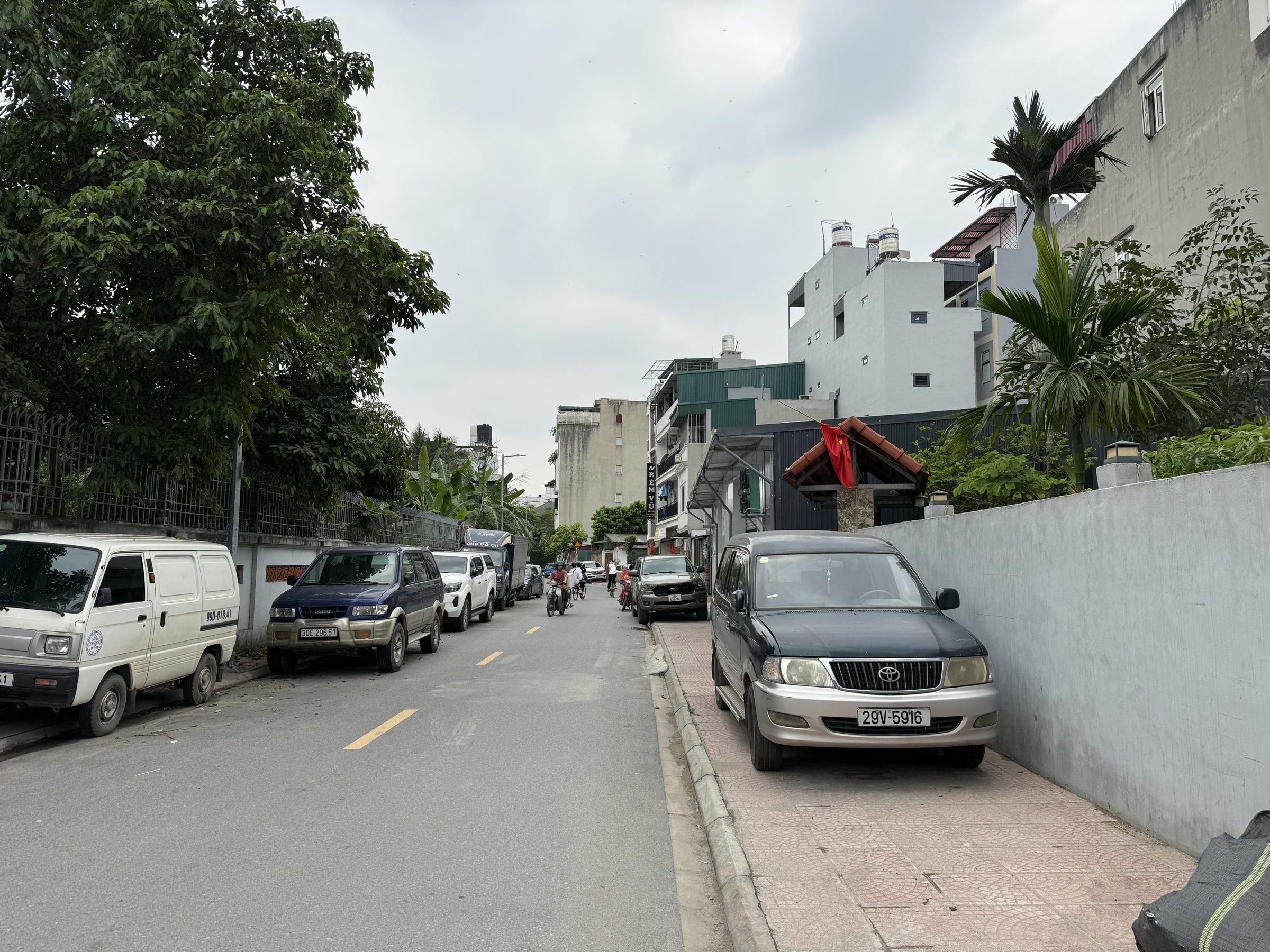 Bán nhà 36.7m² có sẵn 35m² thổ cư ngang 6m giá 10.9 tỷ tại Đường Cổ Linh Phường Long Biên