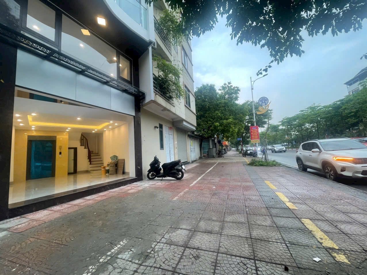 Nhà mặt đường Cổ Linh