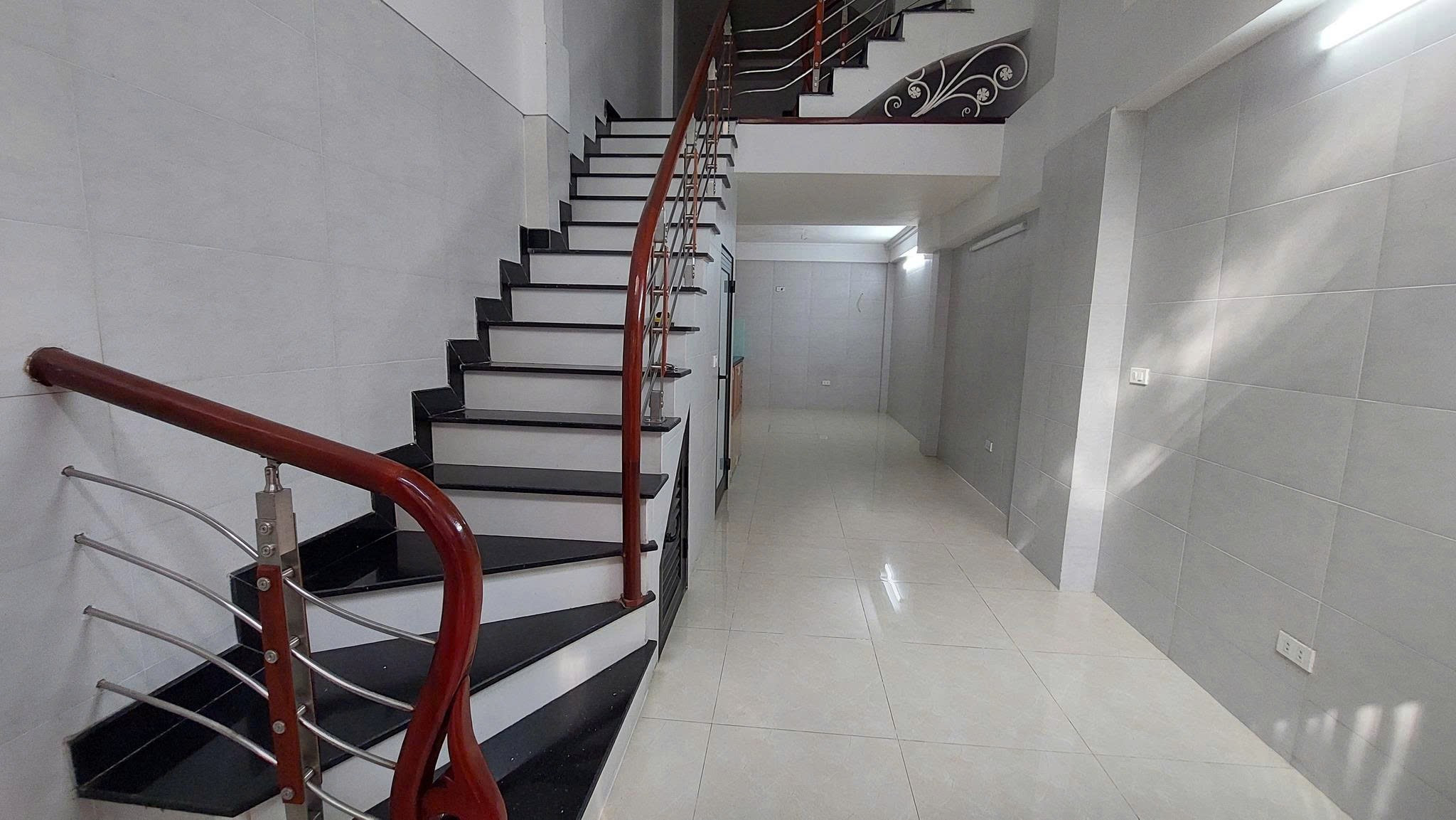 Cho Thuê Nhà Ngõ 119 Cố Nhuế 2 - Bắc Từ Liêm/ 32M² 5 Tầng 4 Ngủ -Full Đồ / Giá Thuê 14tr