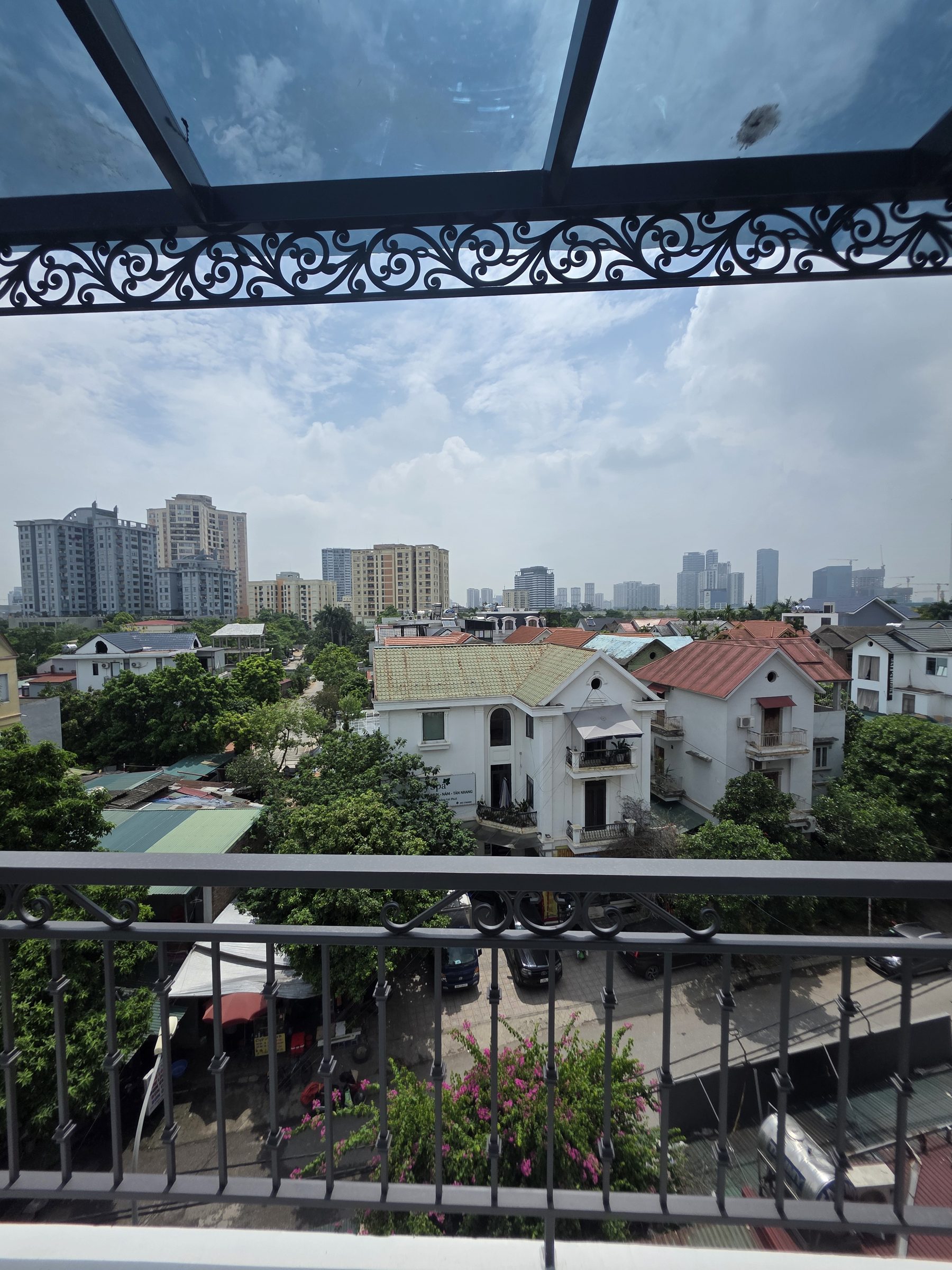 Tôi Bán Nhà Cổ Nhuế, Ô Tô Đỗ Cạnh Nhà, Gần Đường Chế Lan Viên, Đô thị Handiresco Và Nhà Thờ Giáo Xứ Cổ Nhuế
30m2, 5 Tầng, 3 Phòng Ngủ 3 Vệ Sinh.
