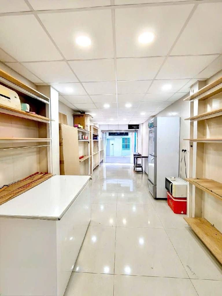 🌟 NGAY HẺM 654 CỘNG HÒA – NHÀ 3 TẦNG ĐẸP KHÔNG TÌ VẾT – GẦN NHÀ GA T3 – XE HƠI ĐẬU GẦN CỬA NGÀY ĐÊM! 🌟