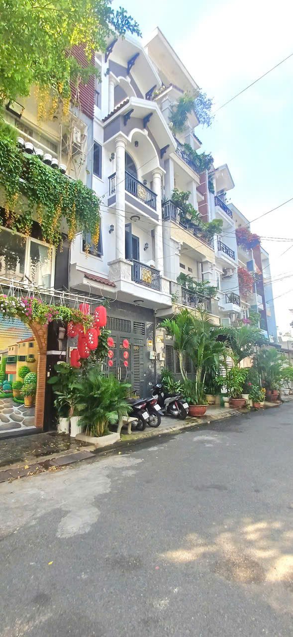 Mặt tiền hẻm 12m có lề, 4x17, khu víp tân bình, 4 tầng, gần sân bay, chỉ :8.x Tỷ