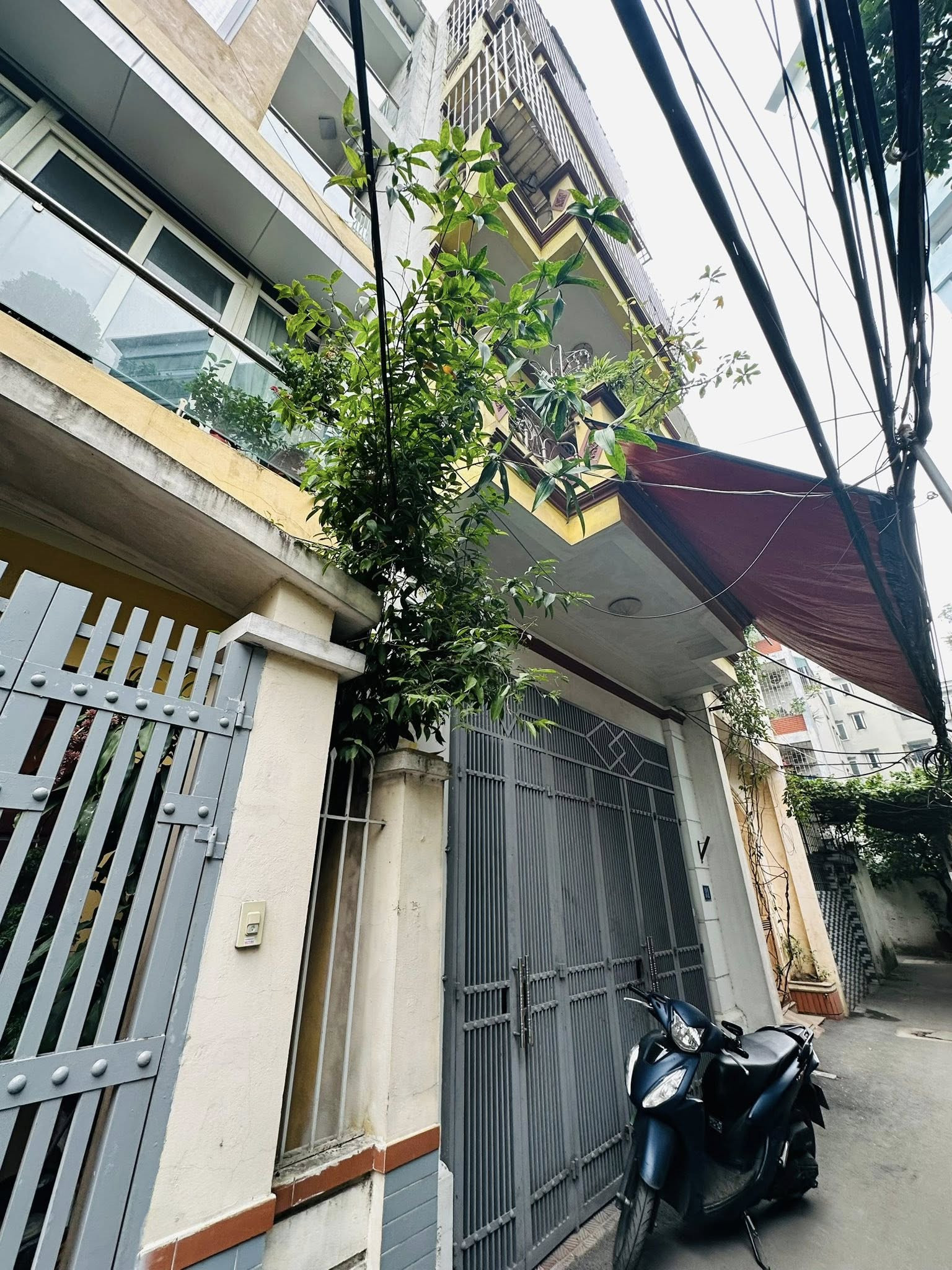 BÁN NHÀ MẶT NGÕ ĐƯỜNG CÙ CHÍNH LAN. 90M2 - 5 TẦNG. 9 PHÒNG.