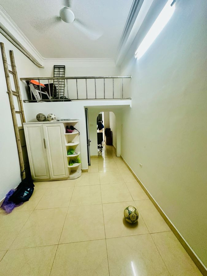Bán Nhà 1 Mặt Phố. 1 Mặt Ngõ Cù Chính Lan. Thanh Xuân. DT 50m2. 4 Tầng. Giá 22.8 Tỷ.
