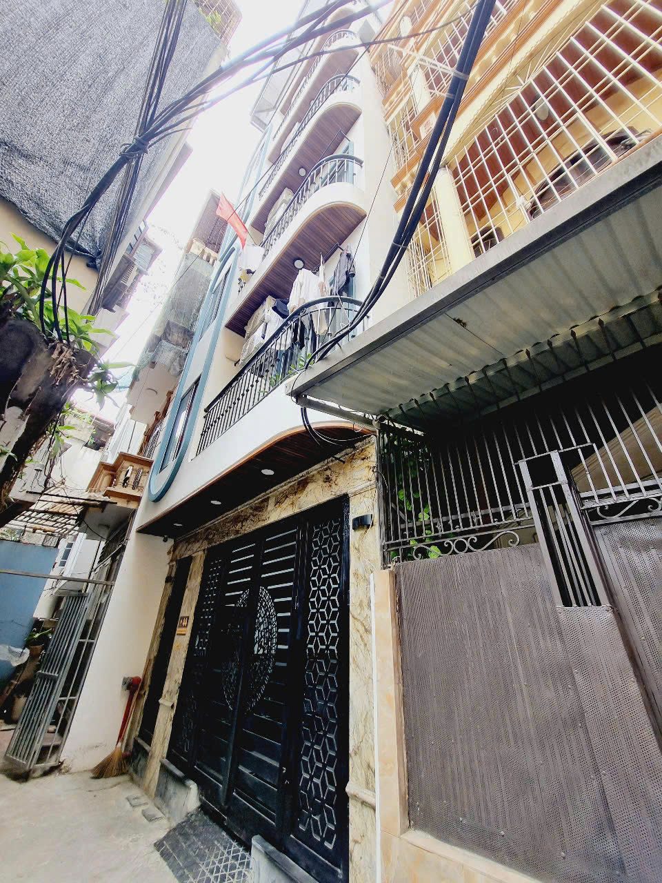 BÁN TÒA NHÀ CHDV ĐƯỜNG HOÀNG VĂN THÁI. 70M2 - 6 TẦNG. THANG MÁY. 19 PHÒNG KHÉP KÍN.