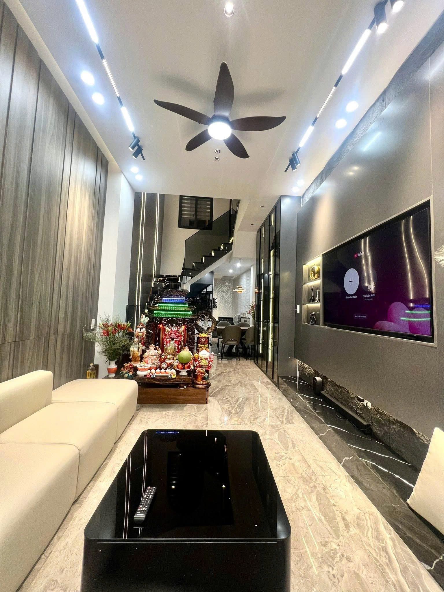 Nhà Cù Chính Lan 📌📌📌LÀM VIỆC TRỰC TIẾP GIÁ TỐT !!!