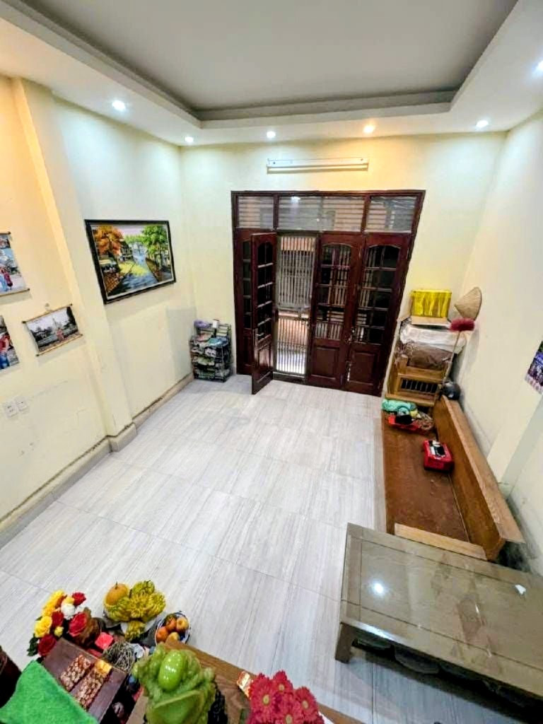 Tổ ấm vượng khí tại Cự Lộc – Nhà dân xây tâm huyết – 40m2 x 5 tầng – Vị trí vàng vài bước ra Royal City