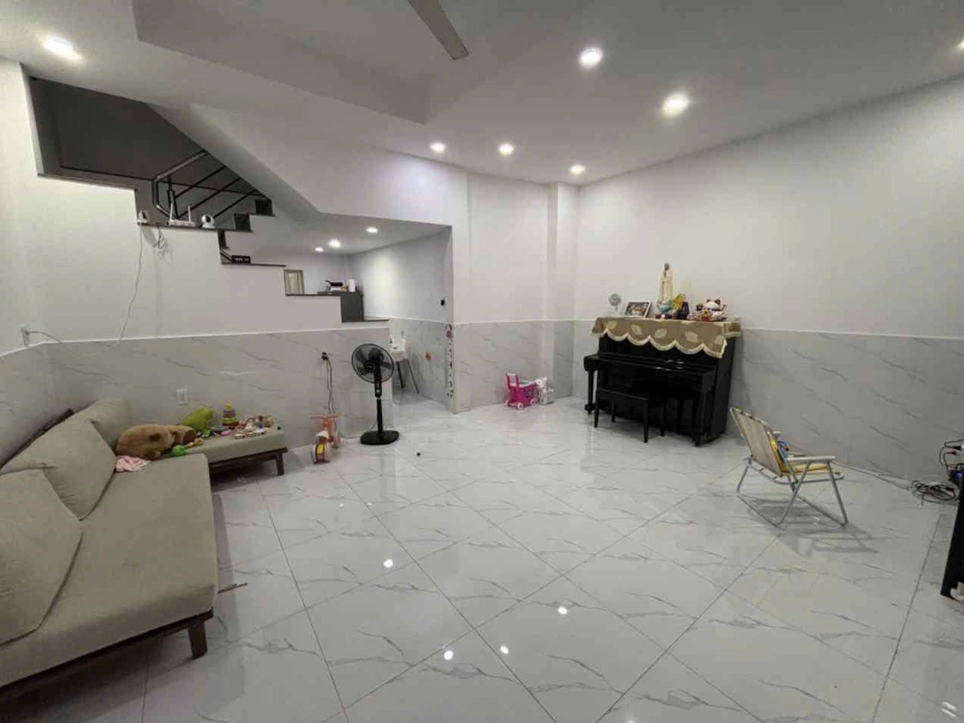 Quận 6 - Ngay vòng xoay Phú Lâm - 4 Tầng nhà đẹp dọn vào ở ngay