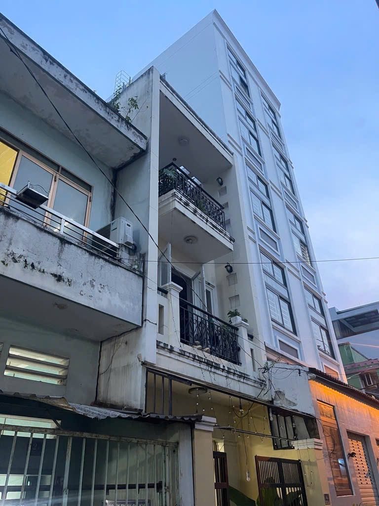 Khu Bình Phú - Ngay Lý Chiêu Hoàng  - 3 tầng - ngay chợ ngay uỷ ban