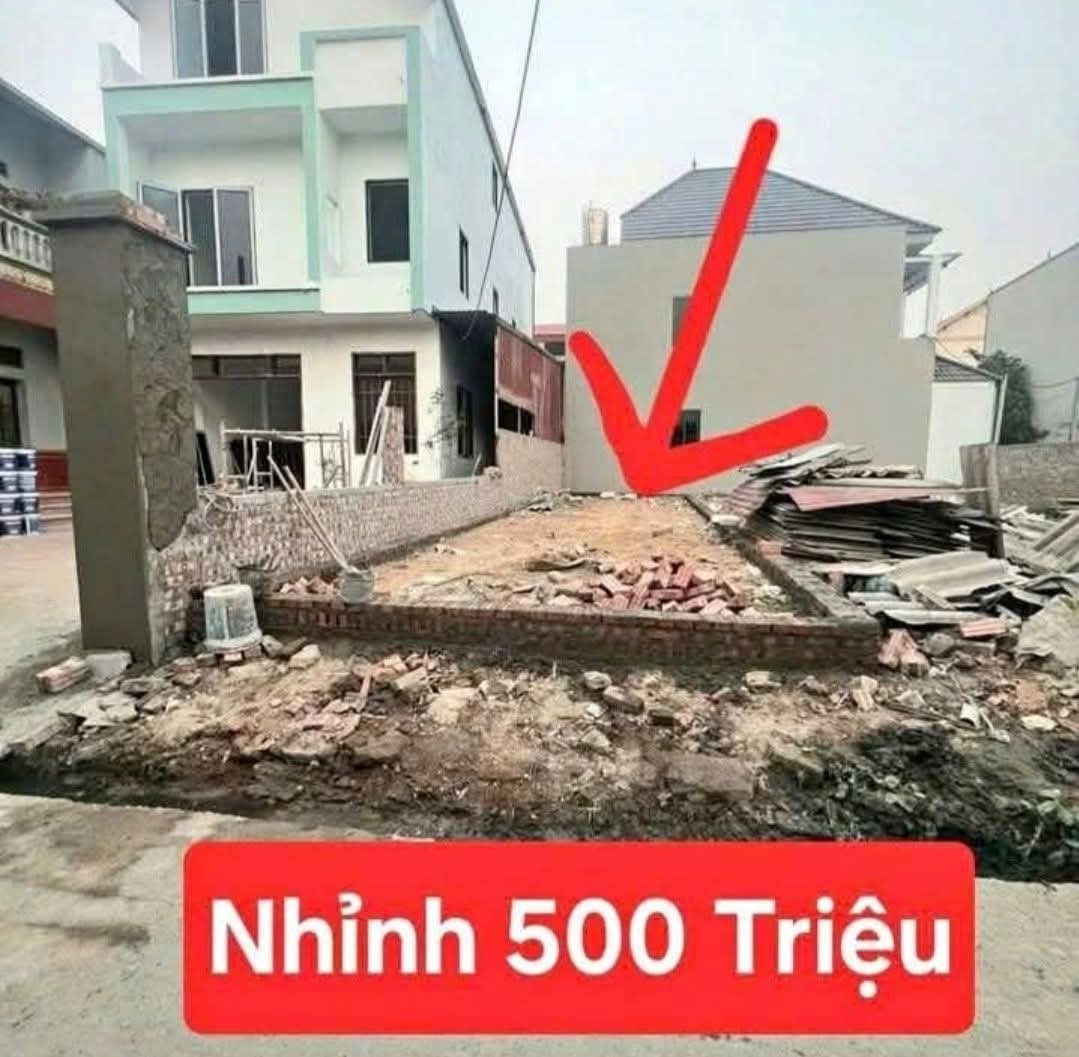 📍 Chính chủ cần bán gấp mảnh đất 67,5m2 m2 tại thị trấn Ba Hàng Đồi 
Đường rộng ôtô đỗ cửa, dân cư đông đúc 
💰💰💰Giá chỉ từ 5xx triệu 
👉 Cách Mỹ Đức chỉ 4km