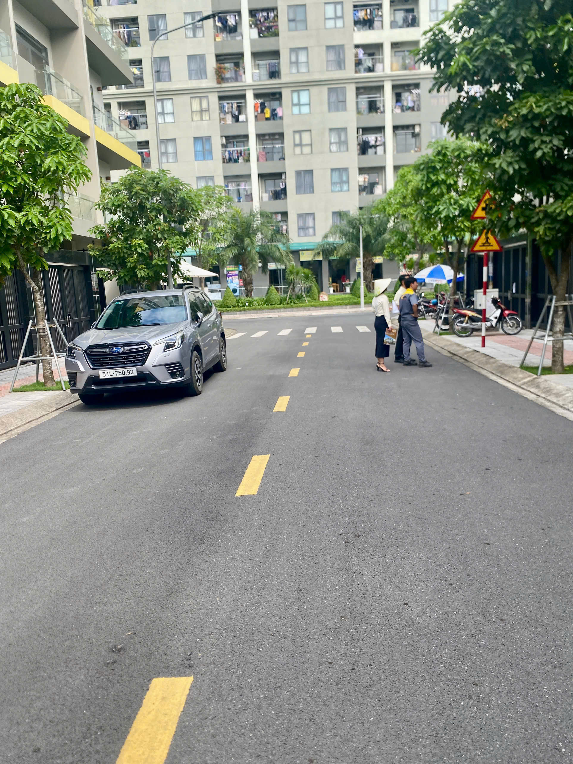 bán Nhà Phố Bcons 4 Tầng (245m²) – Giá 11 Tỷ
Liền kề Khu Đô Thị Bcons City & Trung Tâm Thương Mại