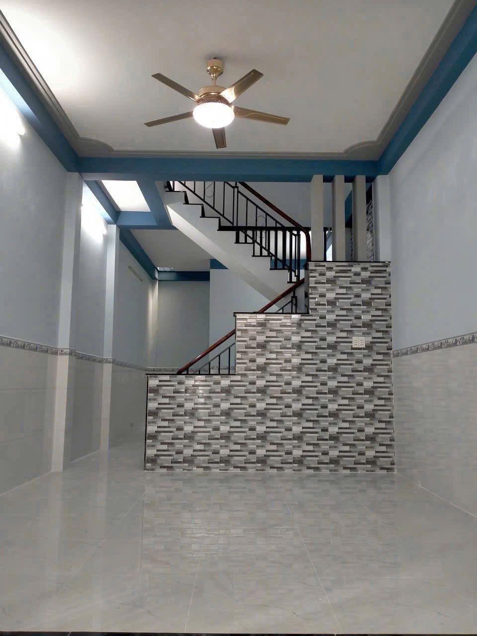 🔥Chính chủ gửi🔥 Nhà đẹp 1/ sẹc ngắn 20 M  đường D20 Ấp 5 gần UBND Vĩnh Lộc B Bình Chánh TP HCM