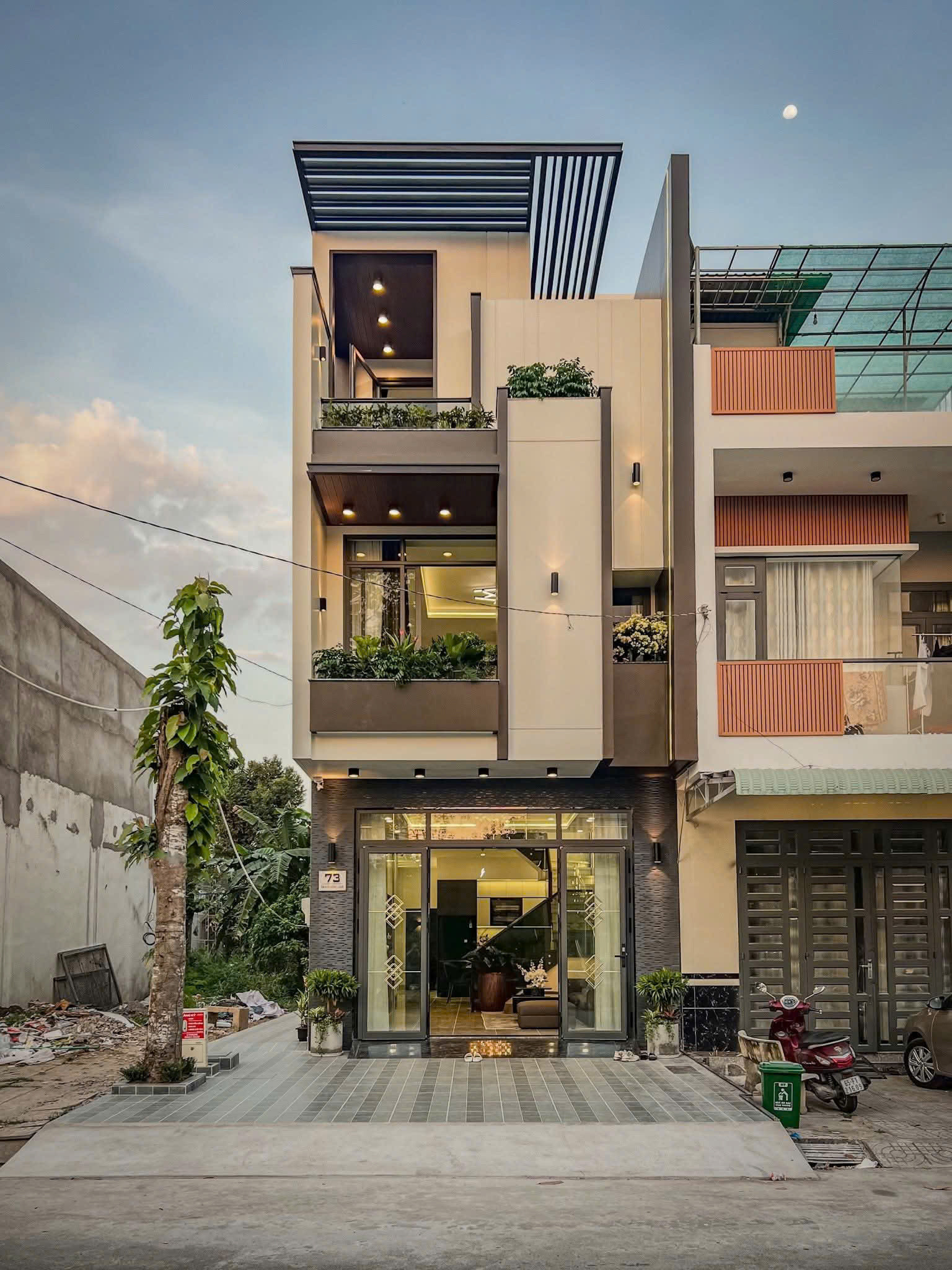 NHÀ 2 LẦU HIỆN ĐẠI CÓ MƯƠNG HỞ FULL NỘI THẤT CAO CẤP KDC HỒNG LOAN 6A
