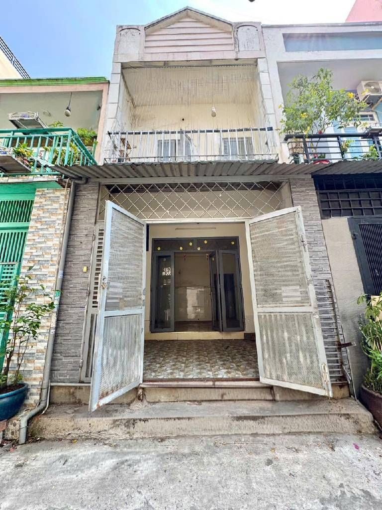 Bán nhà ung văn kiêm, sổ hồng riêng, hẽm xe hơi