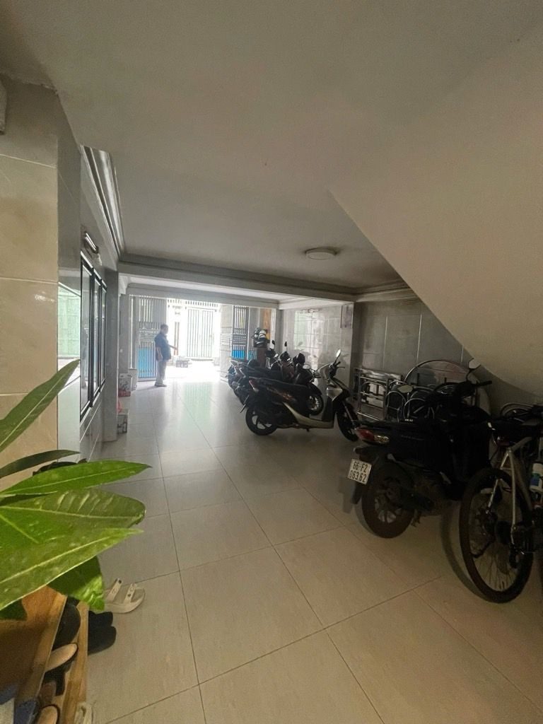 Bán nhà xô viết nghệ tĩnh sổ hồng riêng, 5 tầng, hẽm xe hơi