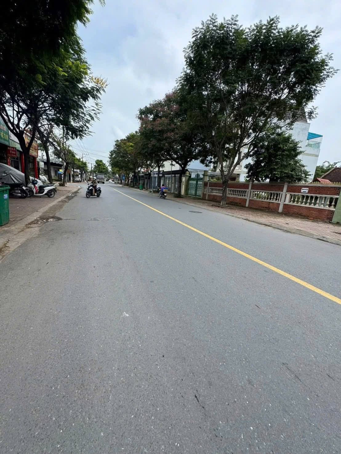 Bán Đất 180m² thổ cư 100m² giá 410 triệu tại đường D8 Xã Hưng Hòa Huyện Bàu Bàng Bình Dương
