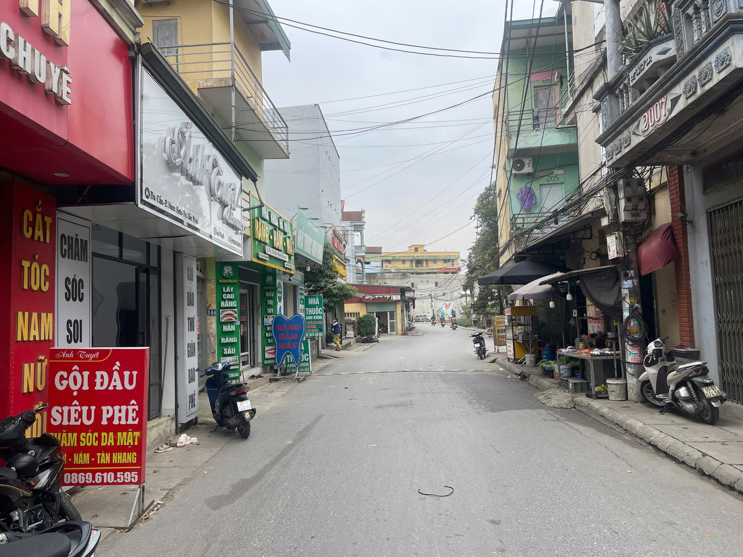 Bán 226m đất thổ cư đa cấu nam sơn. Mặt đường đa cấu. Kinh doanh sầm uất. Trung tâm khu công nghiệp quế võ. Cách chợ nam sơn khoảng 500m. Phường nam sơn bắc ninh