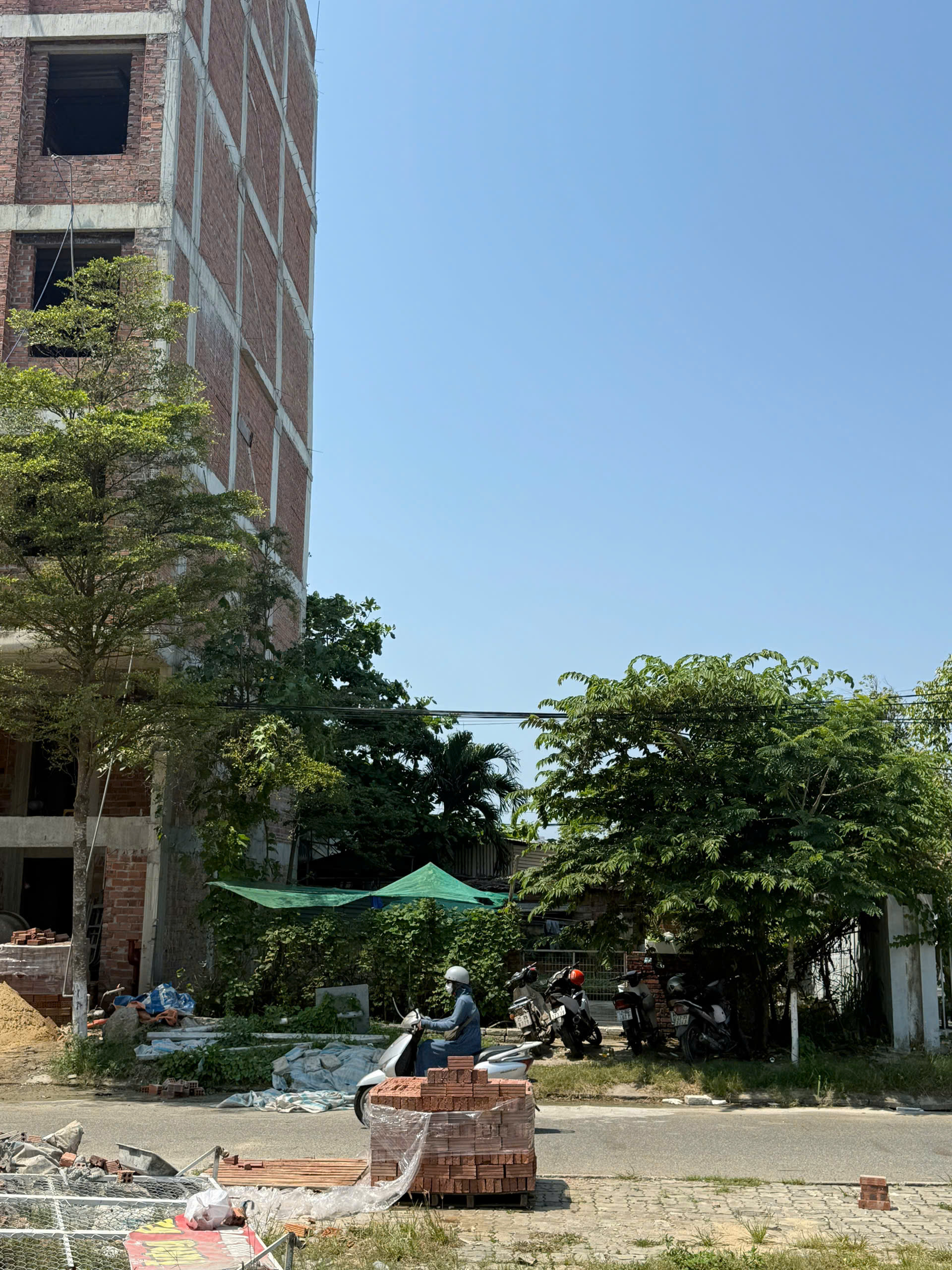 ĐẤT ĐẸP MẶT TIỀN ĐA MẶN ĐÔNG 1 - KẸP 2 LỐI THOÁT HIỂM SIÊU THOÁNG - GIÁ TỐT