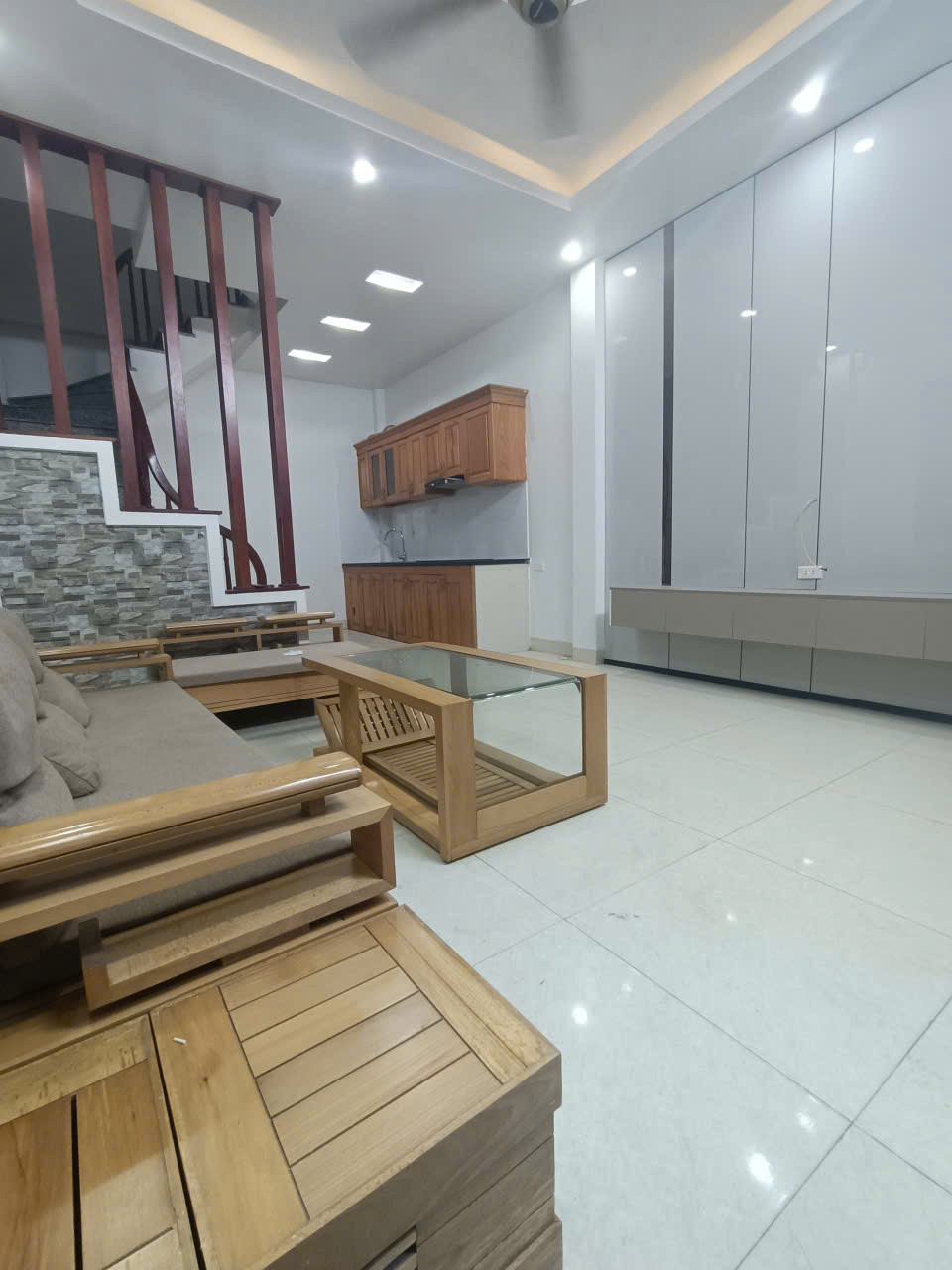 Bán nhà 4Tx32m2, full nội thất, 2 nhà ra ô tô tránh đối diện khu TTCA Đa Sỹ – Kiến Hưng