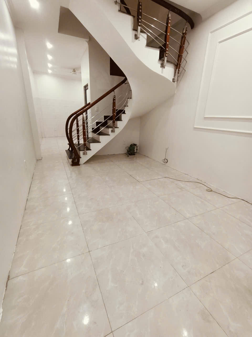 Nhà Đa Sỹ 37m2, 4 ngủ, ô tô đỗ gần, đối diện công viên 95ha Đa Sỹ. Nhỉnh 6 tỷ