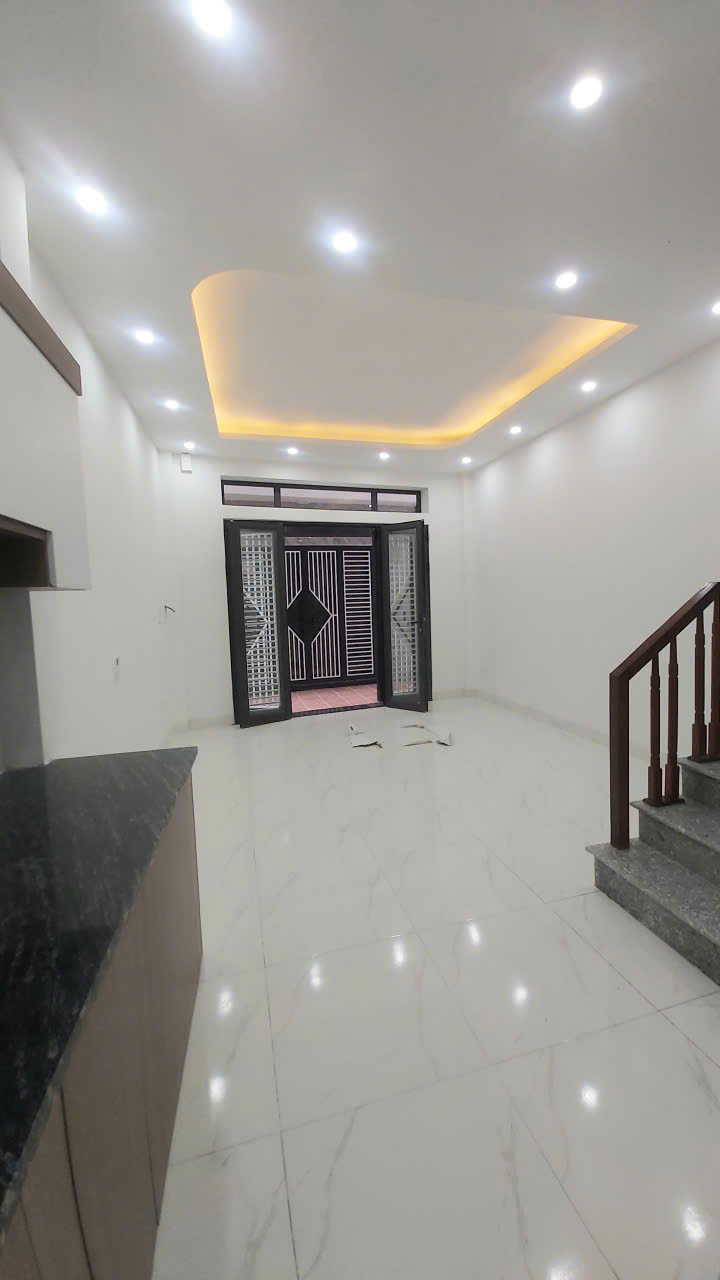 Nhà Đa Sỹ mới tinh 5T, gần chợ, gần trường, ngõ nông, rộng cách ô tô 10m, 6.x tỷ