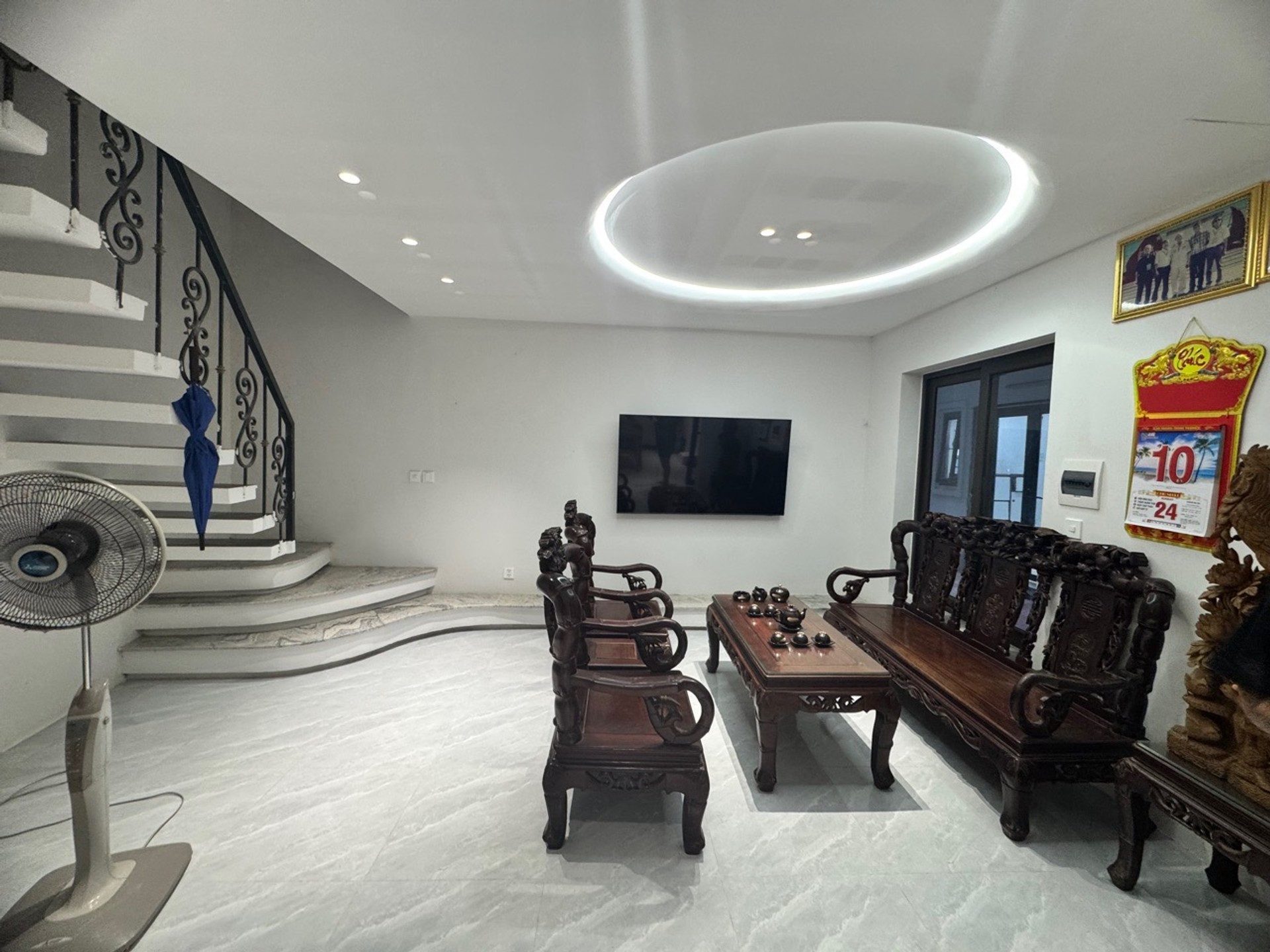 Bán nhà Đa Tốn 42m2 3 tầng full nội thất. Giá nhỉnh 4 tỷ