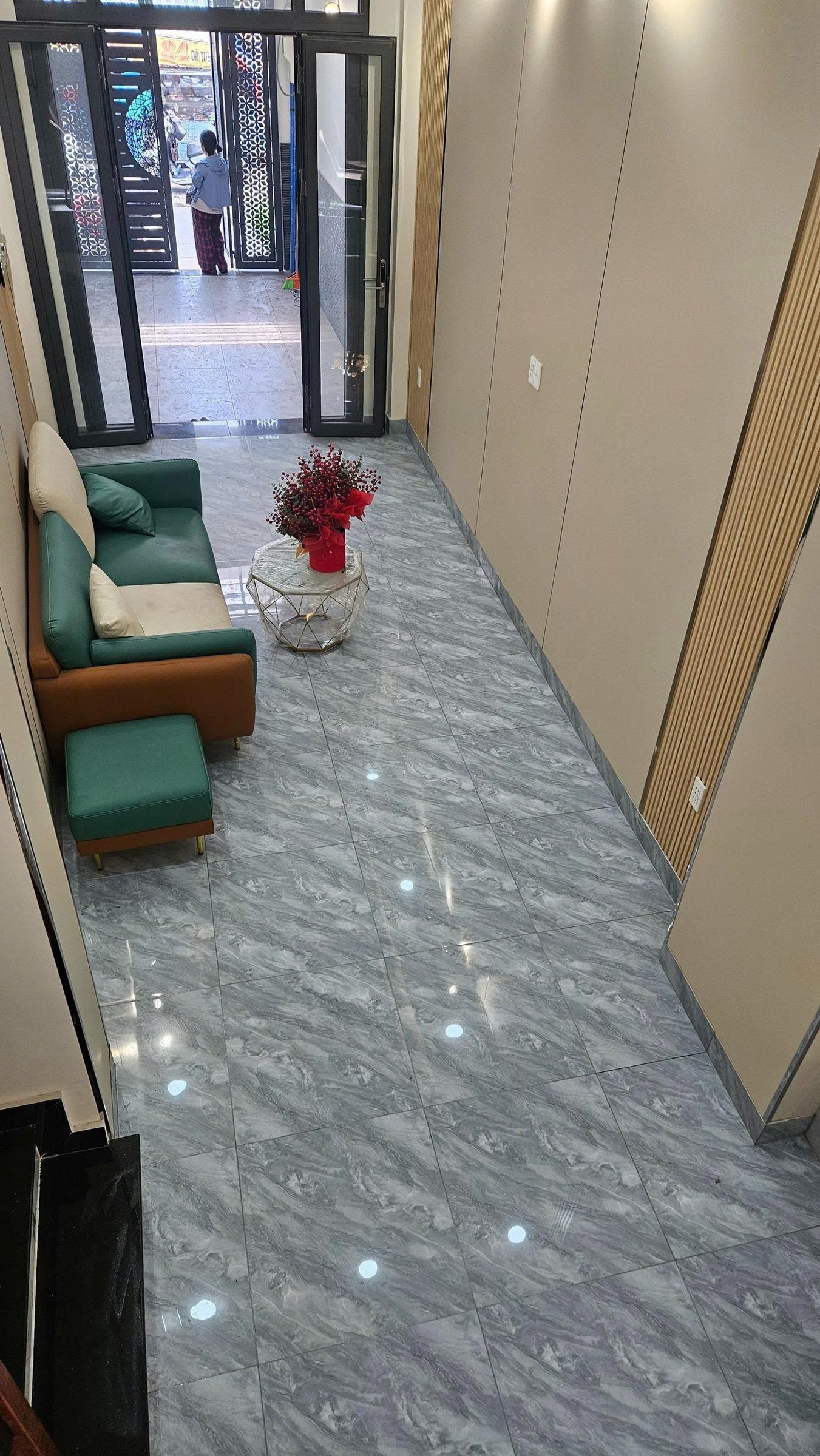 Nhà mặt tiền Dã Tượng Q8, 5 tầng mới đẹp lung linh, vị trí đẹp KD tốt, nở hậu tài lộc, SHR hoàn công